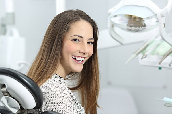 Reasons Why You Should Visit A Cosmetic Dentist